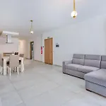 Spacious 3br In Qawra With Balconies & Coastal Vibe By 360 Estates Appartement San Pawl il-Baħar