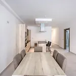 Spacious 3br In Qawra With Balconies & Coastal Vibe By 360 Estates San Pawl il-Baħar