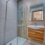 Spacious 3br In Qawra With Balconies & Coastal Vibe By 360 Estates *