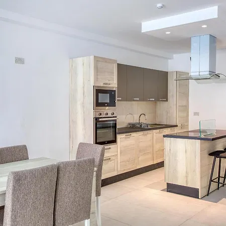 Spacious 3br In Qawra With Balconies & Coastal Vibe By 360 Estates Apartman San Pawl il-Baħar