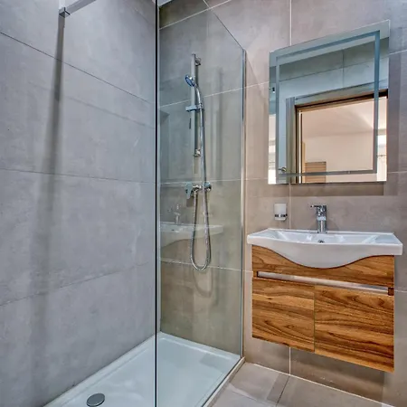 Spacious 3br In Qawra With Balconies & Coastal Vibe By 360 Estates *