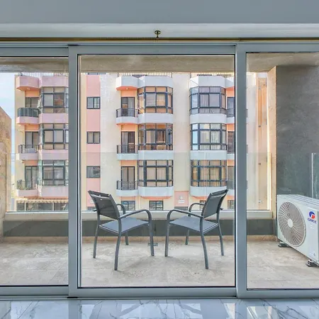 Spacious 3br In Qawra With Balconies & Coastal Vibe By 360 Estates 公寓