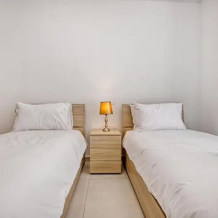 Spacious 3br In Qawra With Balconies & Coastal Vibe By 360 Estates *