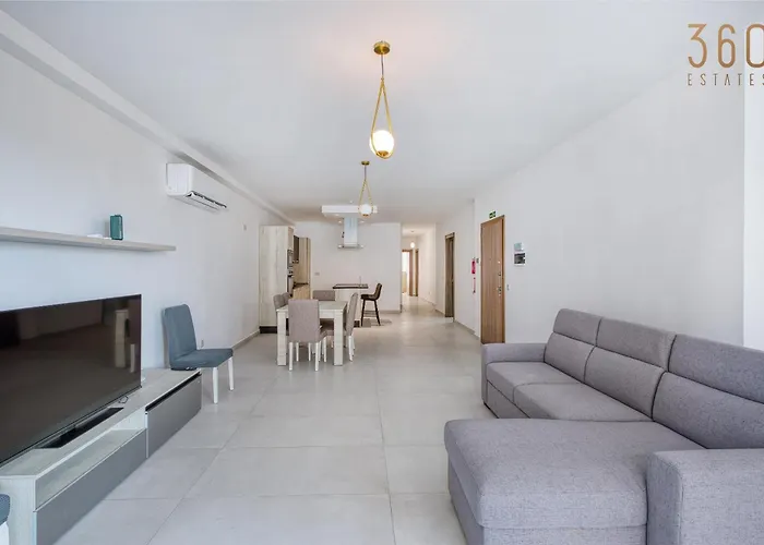 Διαμέρισμα Spacious 3br In Qawra With Balconies & Coastal Vibe By 360 Estates *