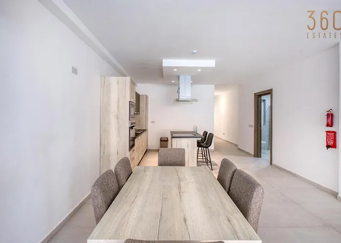 Spacious 3br In Qawra With Balconies & Coastal Vibe By 360 Estates Σεντ Πόλς Μπέι