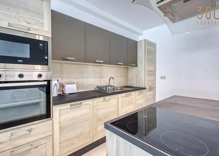 Spacious 3br In Qawra With Balconies & Coastal Vibe By 360 Estates