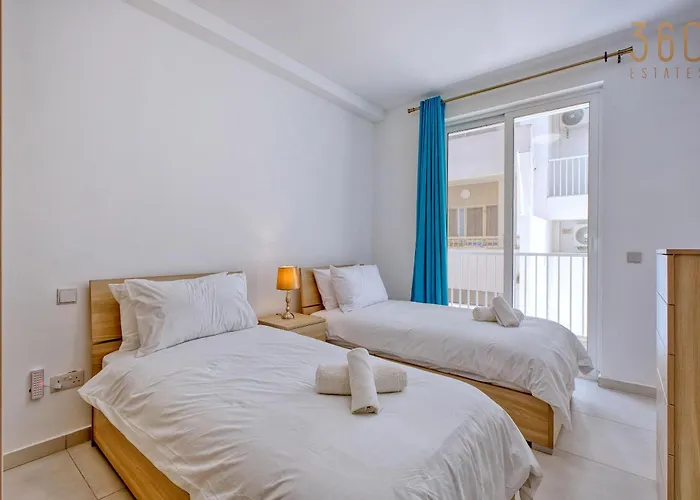 Spacious 3br In Qawra With Balconies & Coastal Vibe By 360 Estates *