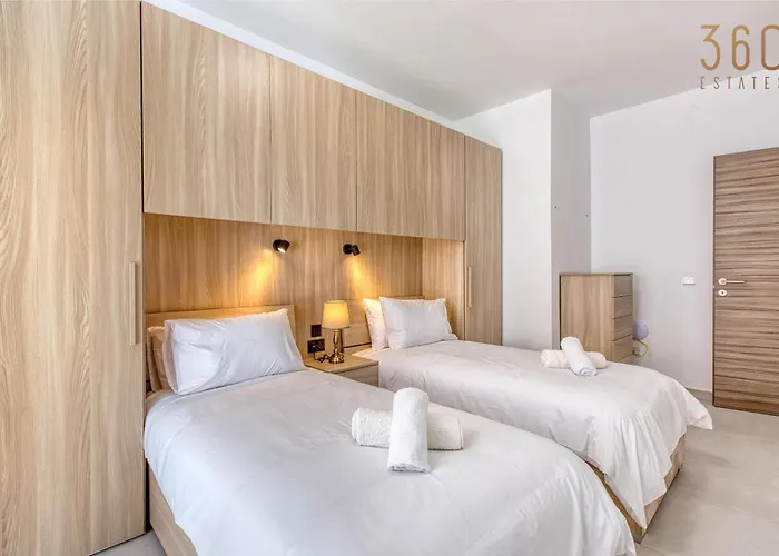 Spacious 3br In Qawra With Balconies & Coastal Vibe By 360 Estates Διαμέρισμα Σεντ Πόλς Μπέι