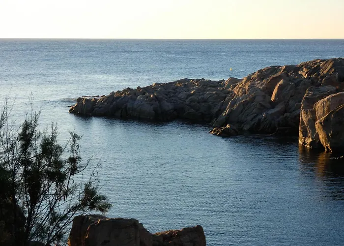 Spacious 3br In Qawra With Balconies & Coastal Vibe By 360 Estates *