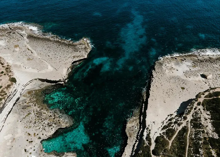 Spacious 3br In Qawra With Balconies & Coastal Vibe By 360 Estates Σεντ Πόλς Μπέι