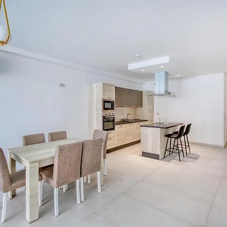 Spacious 3br In Qawra With Balconies & Coastal Vibe By 360 Estates St Paul's Bay