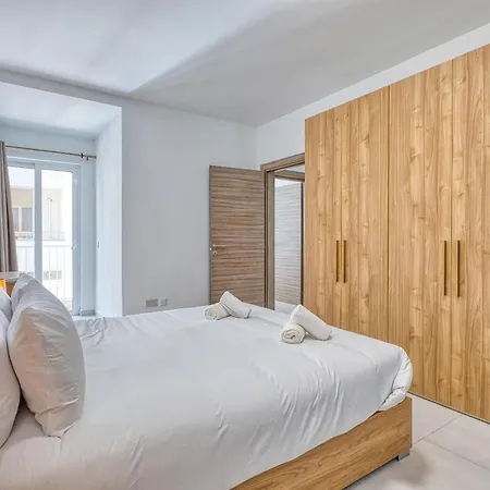 Spacious 3br In Qawra With Balconies & Coastal Vibe By 360 Estates Apartament St Paul's Bay